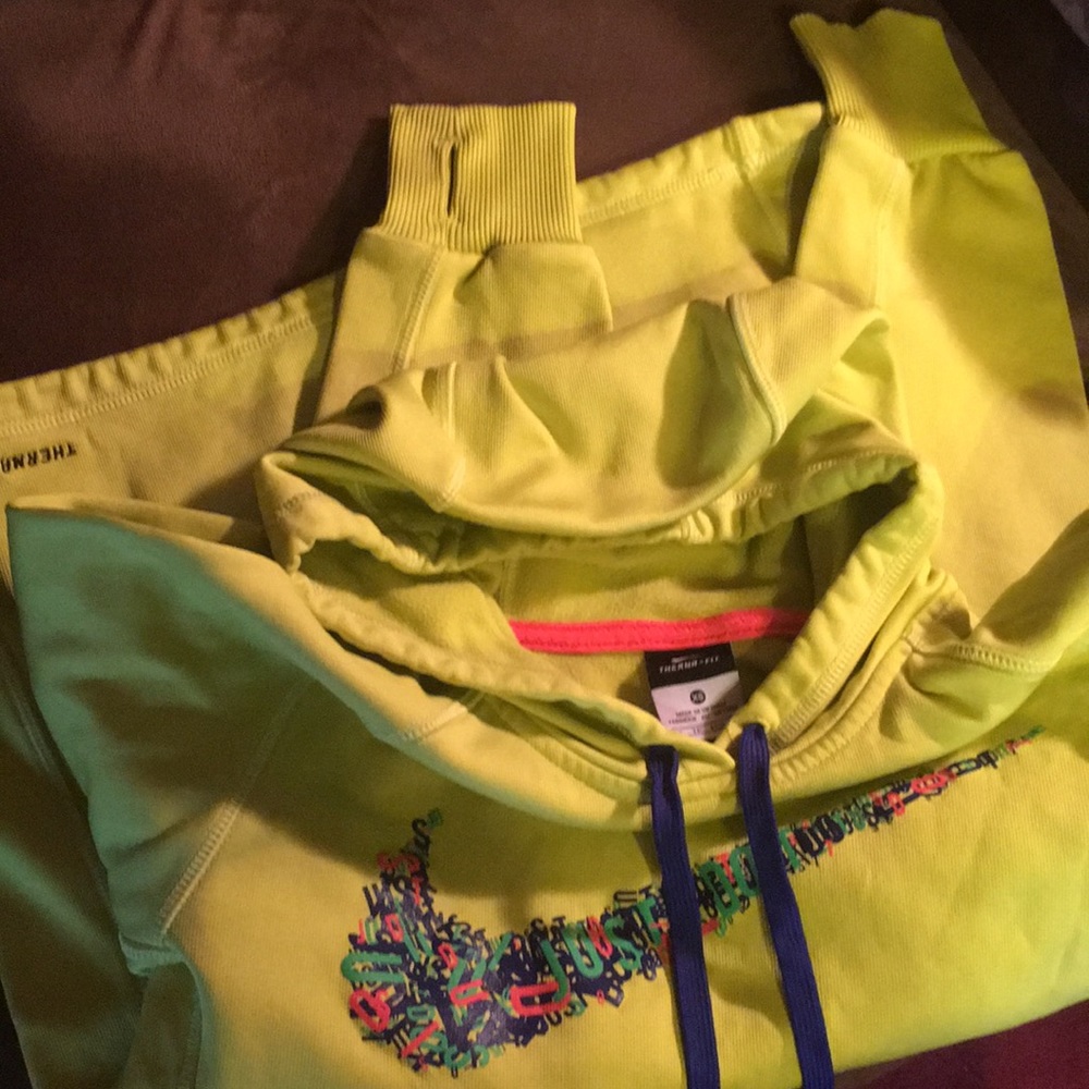 Nike sweatshirt - Picture 4 of 6